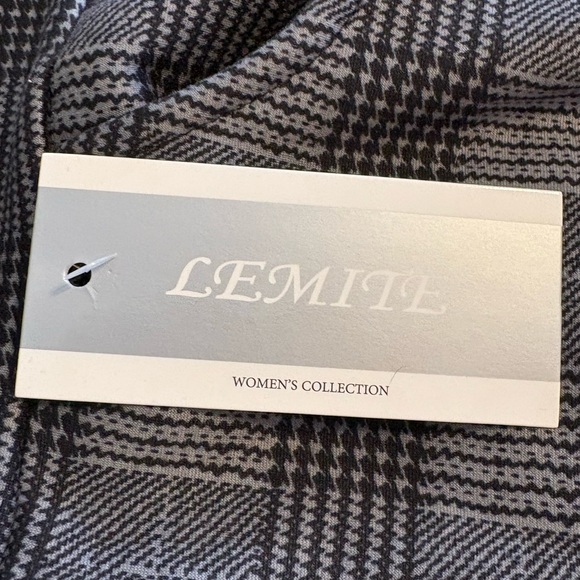 Women’s Gray Capri Plaid Pants - Picture 6 of 6